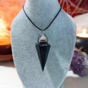 Colgante pirámide de MAGNETITA y punta de cuarzo