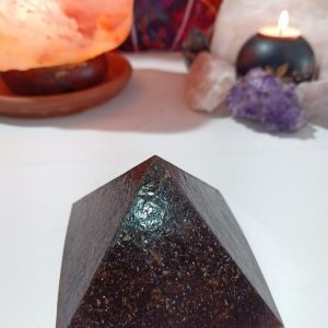 Orgonita Auténtica VIRUTA DE HIERRO Pirámide Grande 4 lados