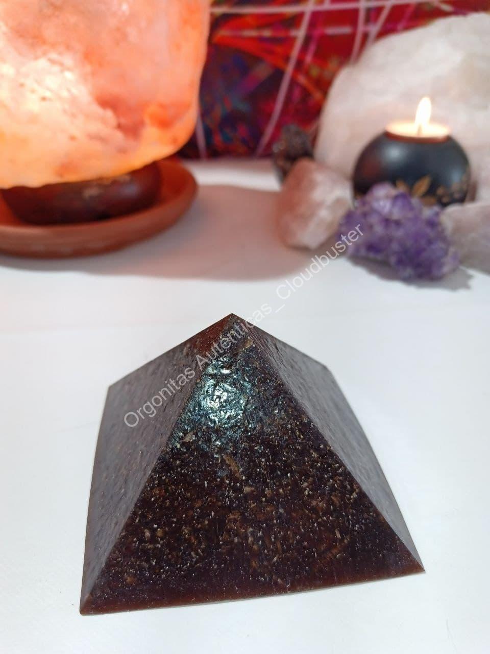 Orgonita Auténtica VIRUTA DE HIERRO Pirámide Grande 4 lados - Imagen 6