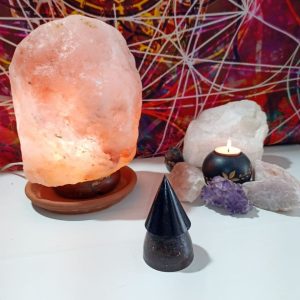 Orgonita Auténtica VIRUTA DE HIERRO Pirámide Cono y punta de Magnetita