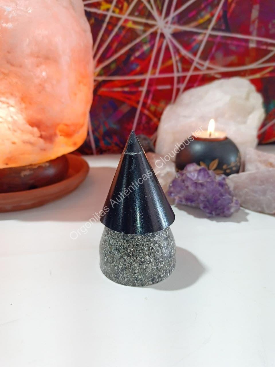 Orgonita Auténtica VIRUTA ALUMINIO con punta de Magnetita Pirámide Cono pequeña