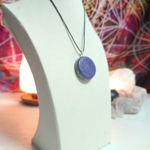 Orgonita Auténtica / Electronite Colgante o llavero Chakra Corona formato Semicirculo