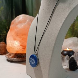 Orgonita Auténtica / Electronite Colgante o llavero Chakra Tercer Ojo formato Semicírculo
