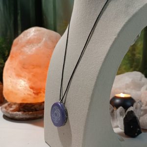 Orgonita Auténtica / Electronite Colgante o llavero Chakra Tercer Ojo formato Semicírculo