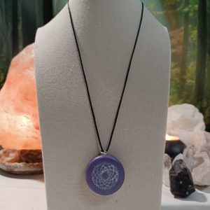 Orgonita Auténtica / Electronite Colgante o llavero Chakra Corona formato Semicirculo