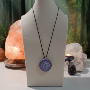 Orgonita Auténtica / Electronite Colgante o llavero Chakra Corona formato Semicirculo