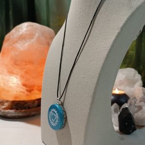 Orgonita Auténtica / Electronite Colgante o llavero Chakra de Garganta formato Semicirculo