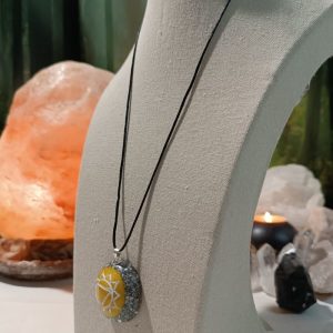 Orgonita Auténtica / Electronite Colgante o llavero Chakra Plexo Solar formato Semiesfera