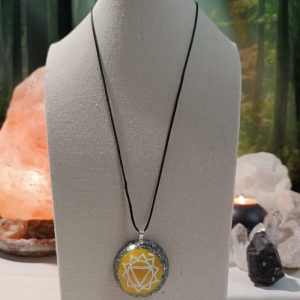 Orgonita Auténtica / Electronite Colgante o llavero Chakra Plexo Solar formato Semiesfera