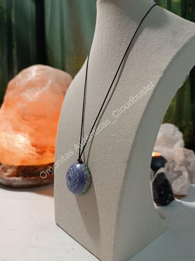Orgonita Auténtica / Electronite Colgante o llavero Chakra Corona formato Semiesfera - Imagen 3