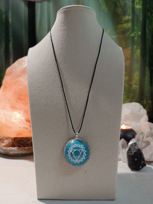 Orgonita Auténtica / Electronite Colgante o llavero Chakra de Garganta formato Semiesfera