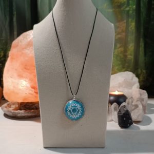 Orgonita Auténtica / Electronite Colgante o llavero Chakra de Garganta formato Semiesfera