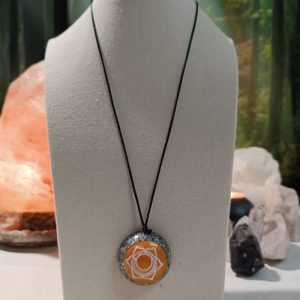 Orgonita Auténtica / Electronite Colgante o llavero Chakra Sacro formato Semiesfera