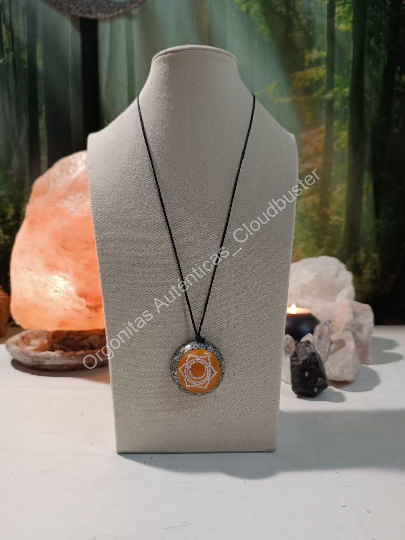 Orgonita Auténtica / Electronite Colgante o llavero Chakra Sacro formato Semiesfera - Imagen 2