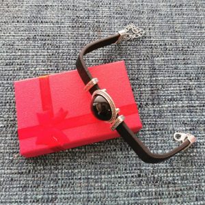 Pulsera de Shungita formato Redonda color Negra.