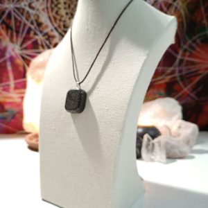 Orgonita Auténtica VIRUTA PEQUEÑA DE HIERRO colgante Cuadrado