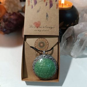 Orgonita Auténtica / Electronite Colgante o llavero Chakra Corazón o Cardíaco formato Semiesfera