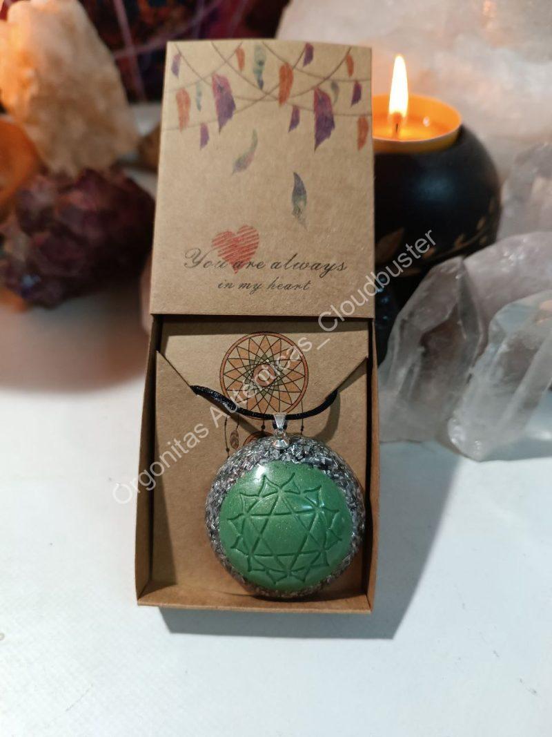 Orgonita Auténtica / Electronite Colgante o llavero Chakra Corazón o Cardíaco formato Semiesfera - Imagen 6