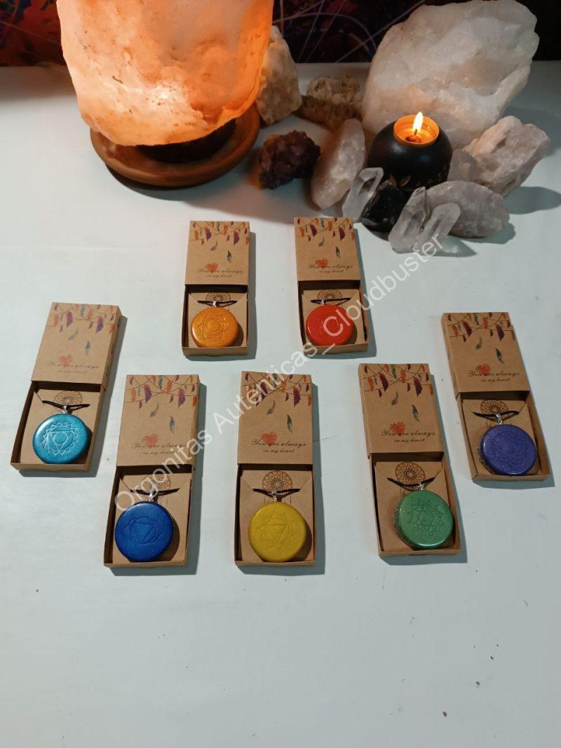 Orgonita Auténtica / Electronite Colgante o llavero Chakra de Garganta formato Semicirculo - Imagen 7